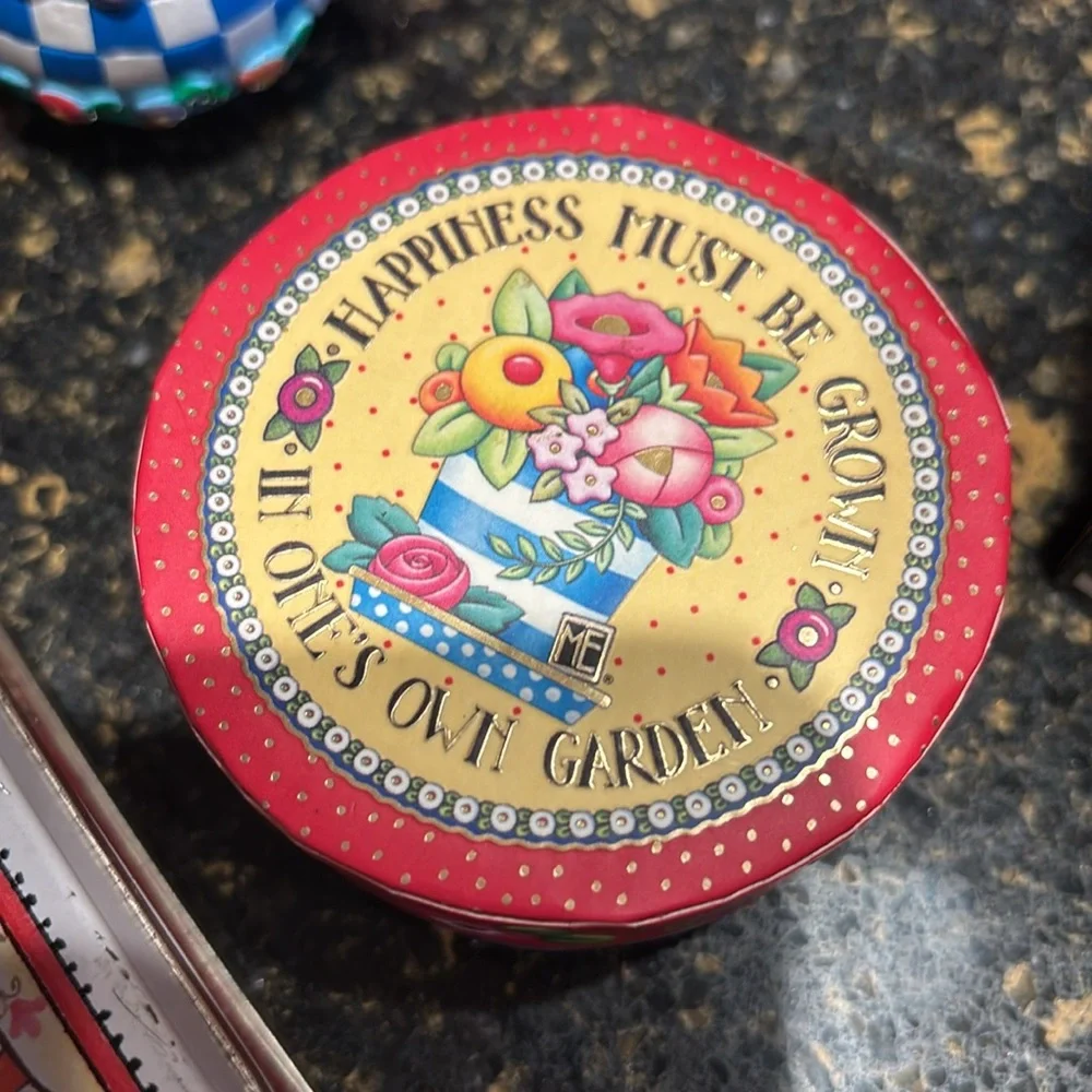 Mary Englebreit Colorful Decorative Tin and Block collection - Picture 8 of 8